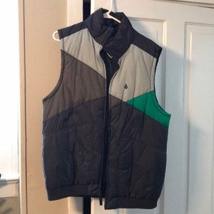Volcom puffy vest size large
